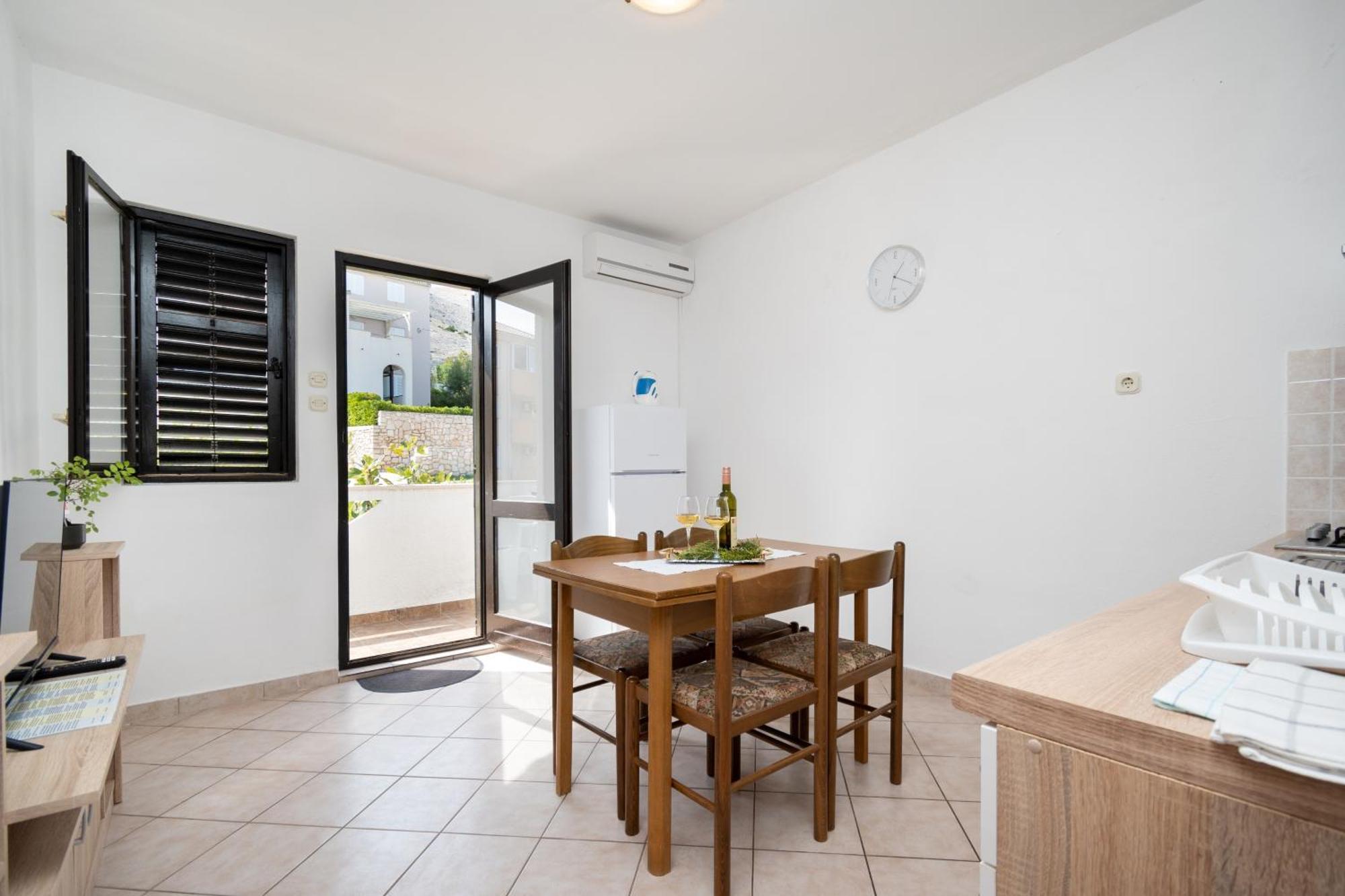 Apartments With A Parking Space Pag - 15765 Pag Town Eksteriør bilde